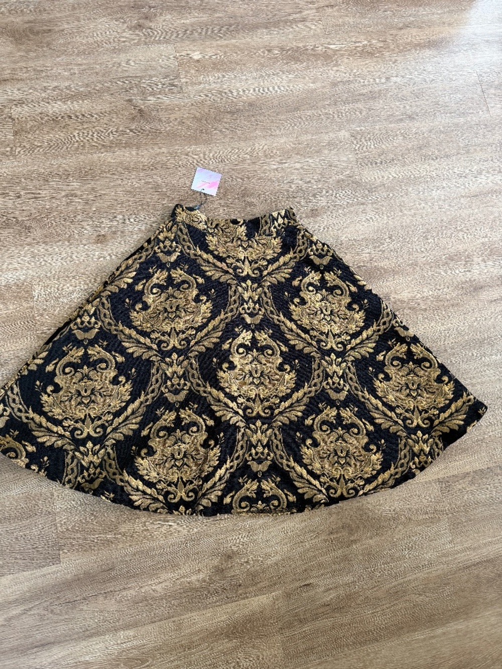 Chicwish Black & Gold Baroque Jacquard Midi Skirt – NWT – XS
